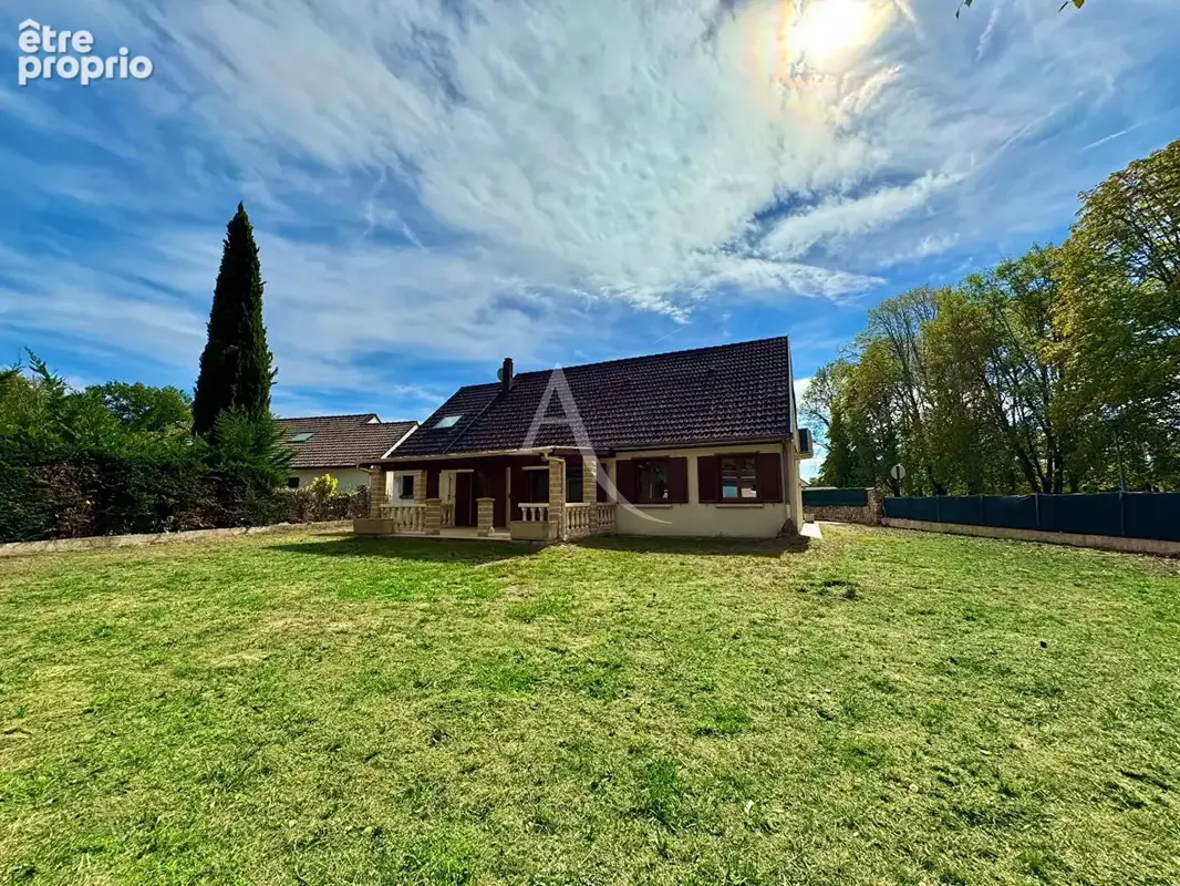 Photo Maison à Le Chatelet-En-Brie au prix de 345 000€