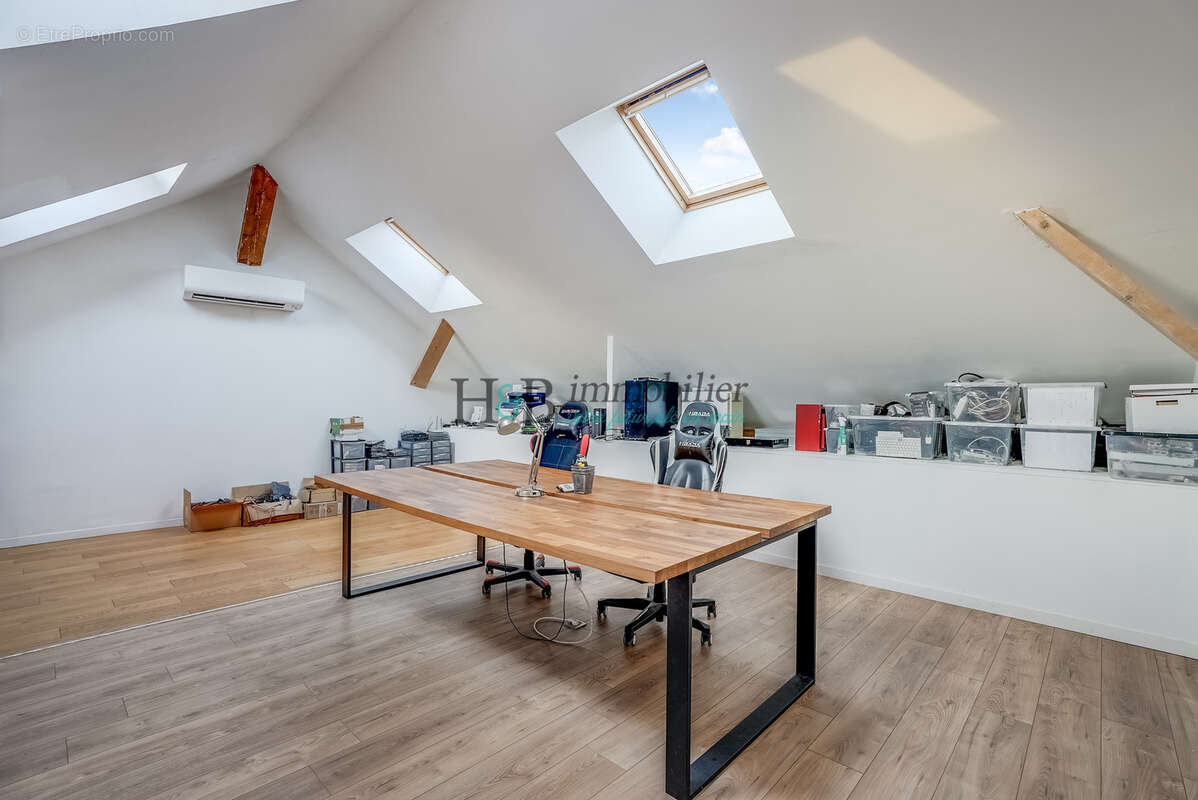 Appartement à SAINT-MAUR-DES-FOSSES