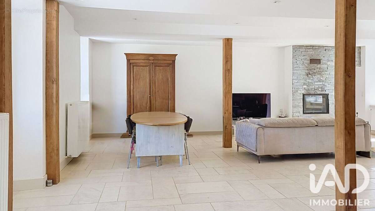 Maison 167 m² à Les Ormes  - photo 7
