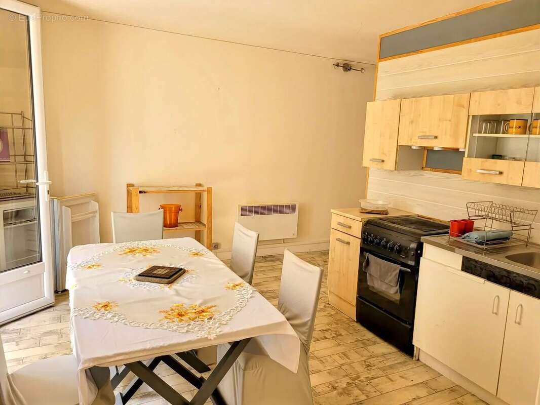 Maison à SAINT-CHRISTOLY-DE-BLAYE