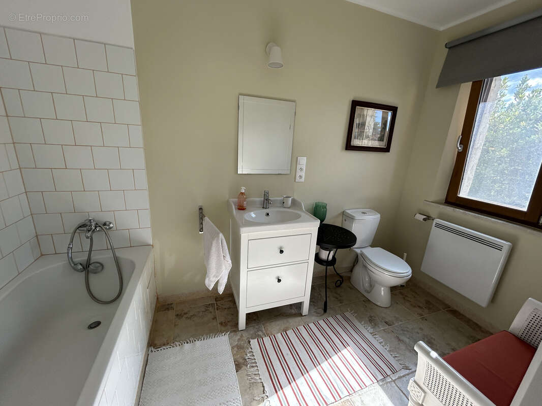 Maison à SAINT-QUENTIN-LA-POTERIE