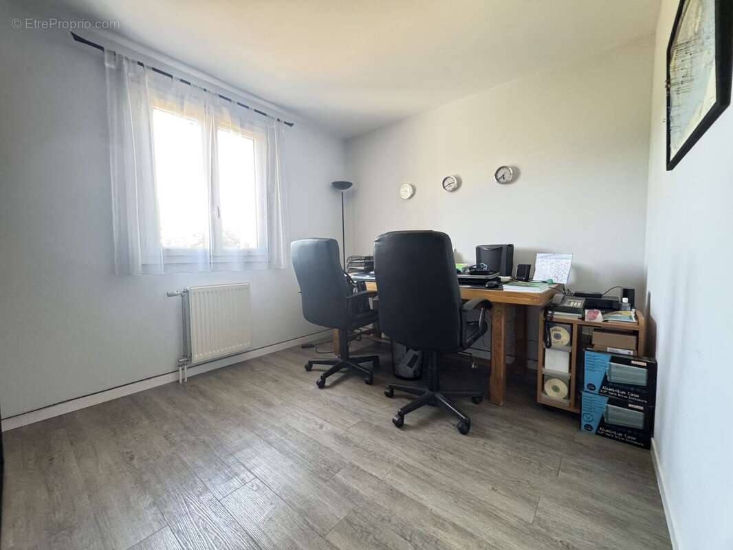 Maison 138 m² à Saint-Germain-Les-Corbeil  - photo 8
