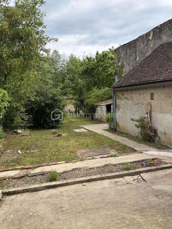 Maison à THORIGNY-SUR-OREUSE