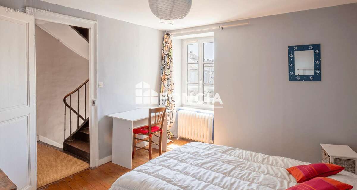 Mancelle avec jardin , garage en location - photo 5