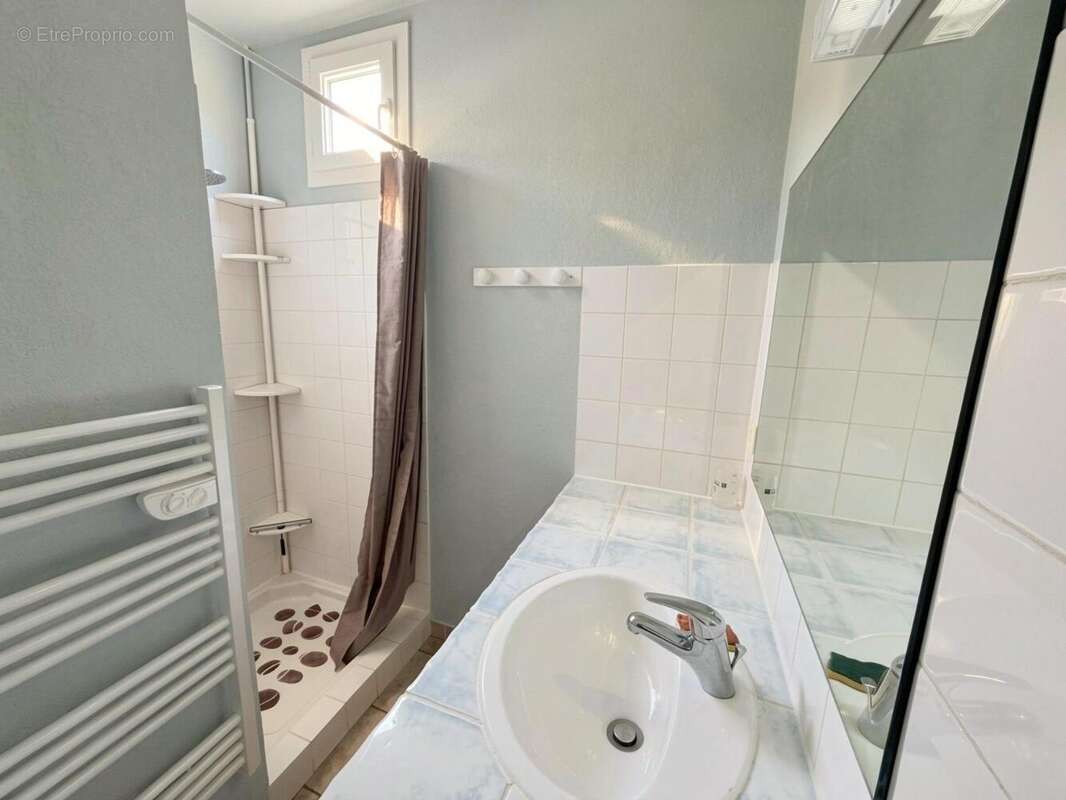   - Maison à AUBENAS
