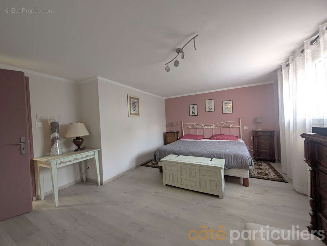 Maison à LUC-LA-PRIMAUBE