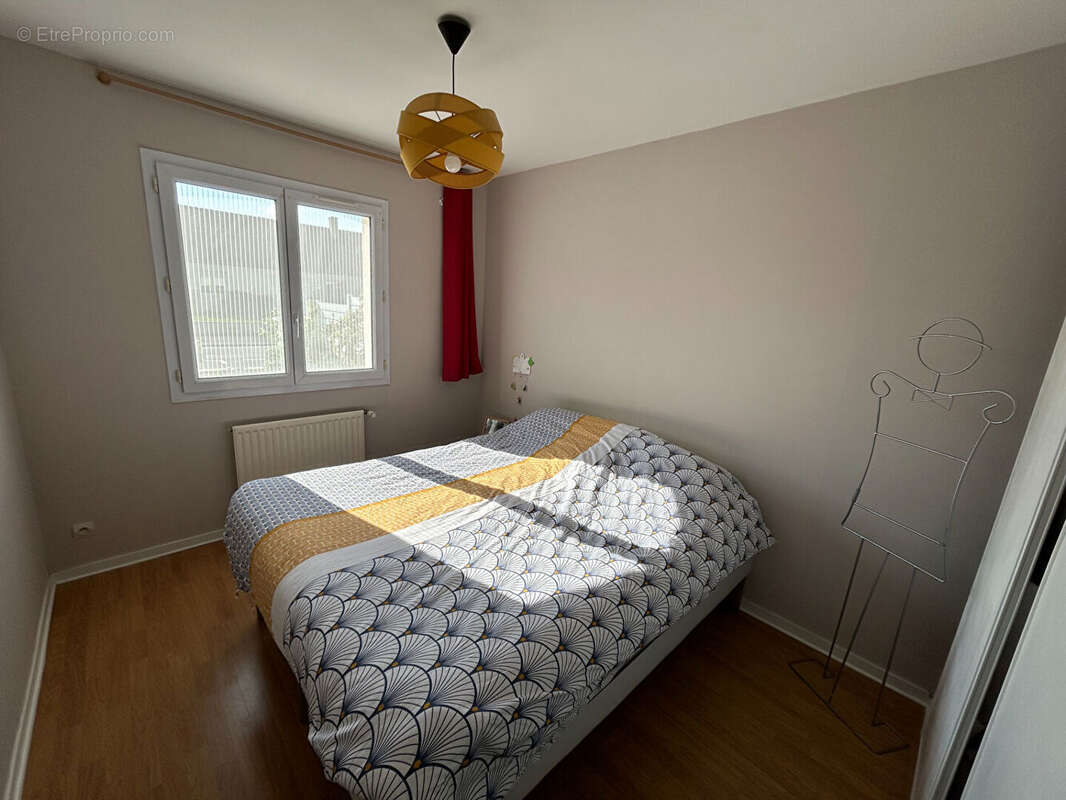 Maison à SAINT-CLEMENT-DE-LA-PLACE