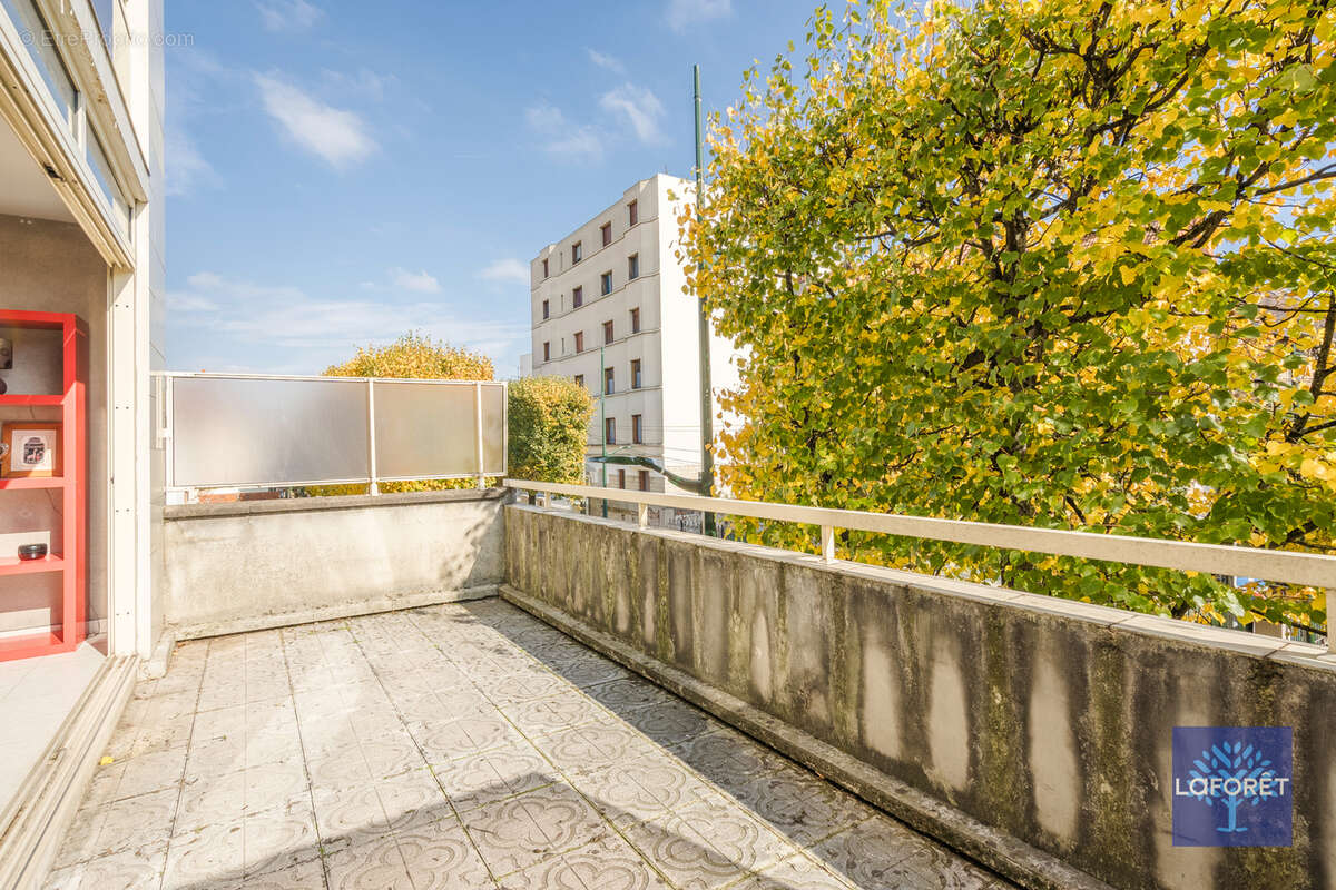 Appartement à LES PAVILLONS-SOUS-BOIS