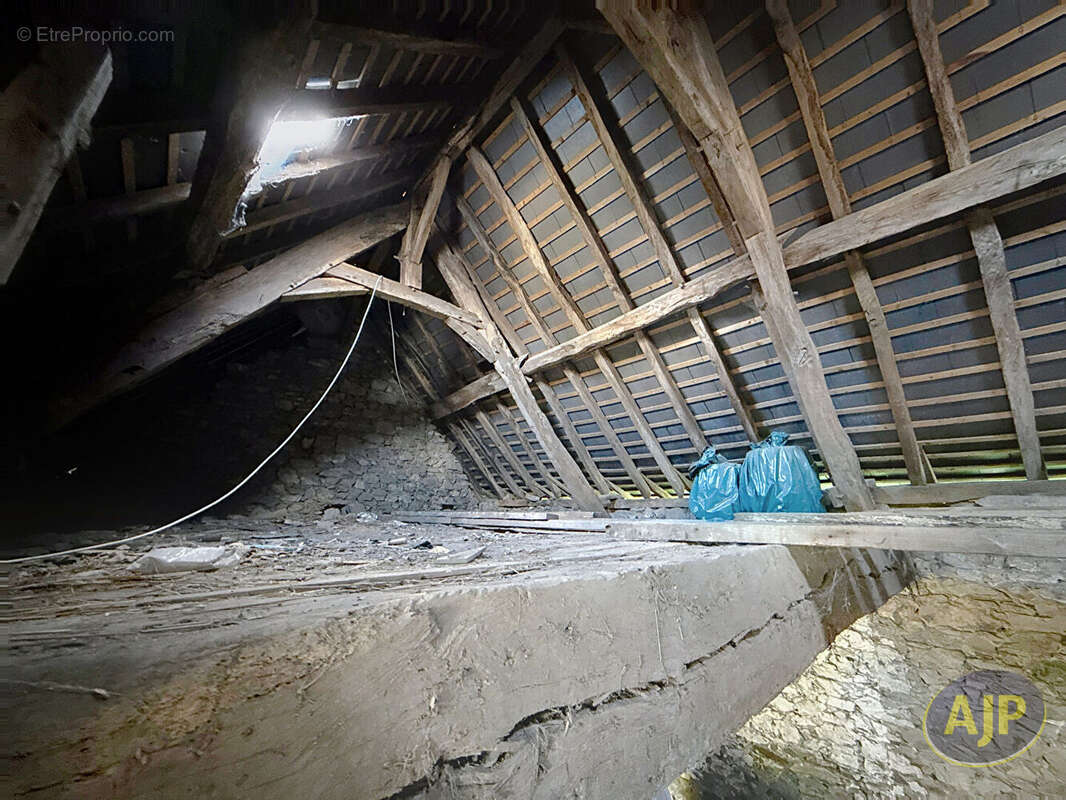 Maison à LES TOUCHES