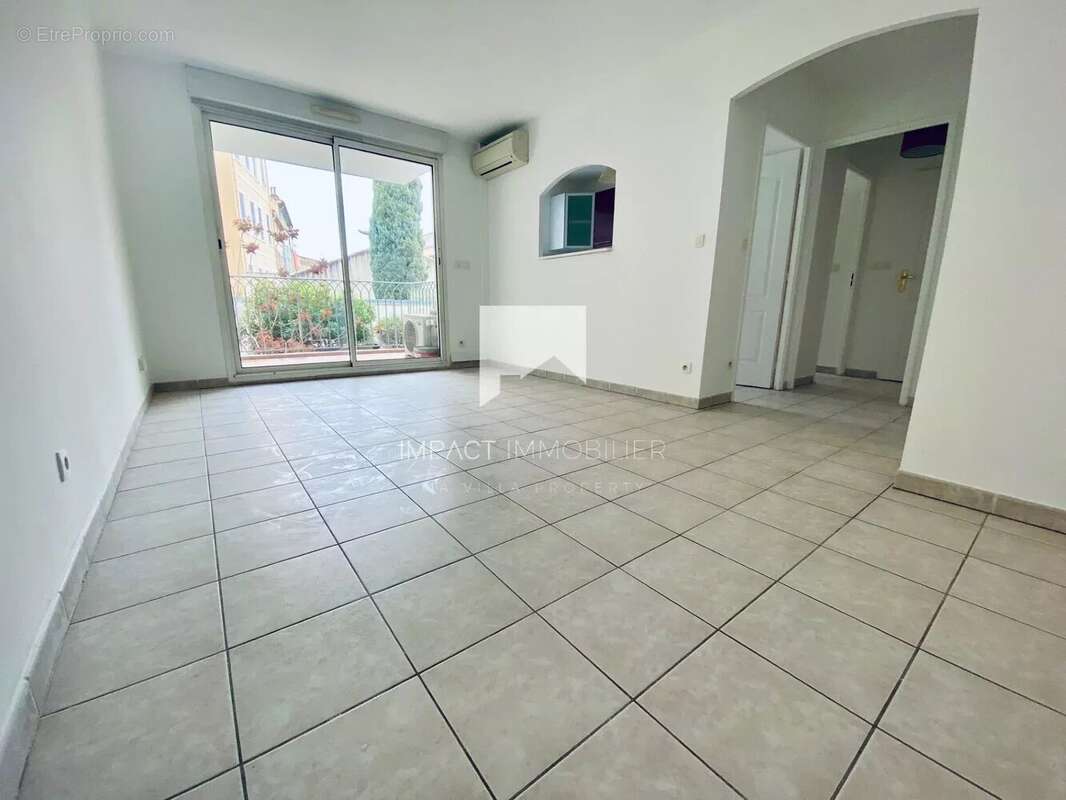 Appartement à HYERES
