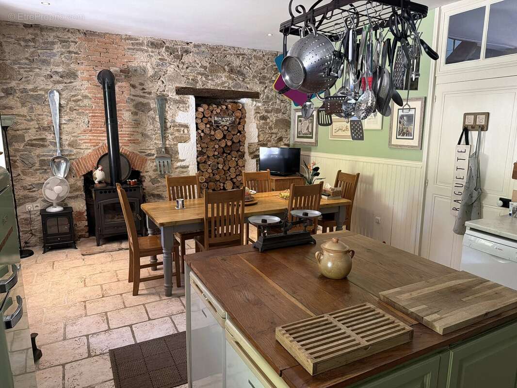 Maison spacieuse de 4 à 5 chambres, cuisine équipée, grands jardins - photo 3