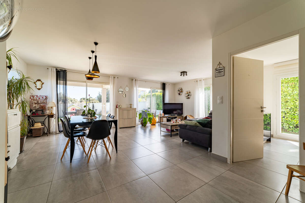 Maison à VILLENEUVE-LES-MAGUELONE