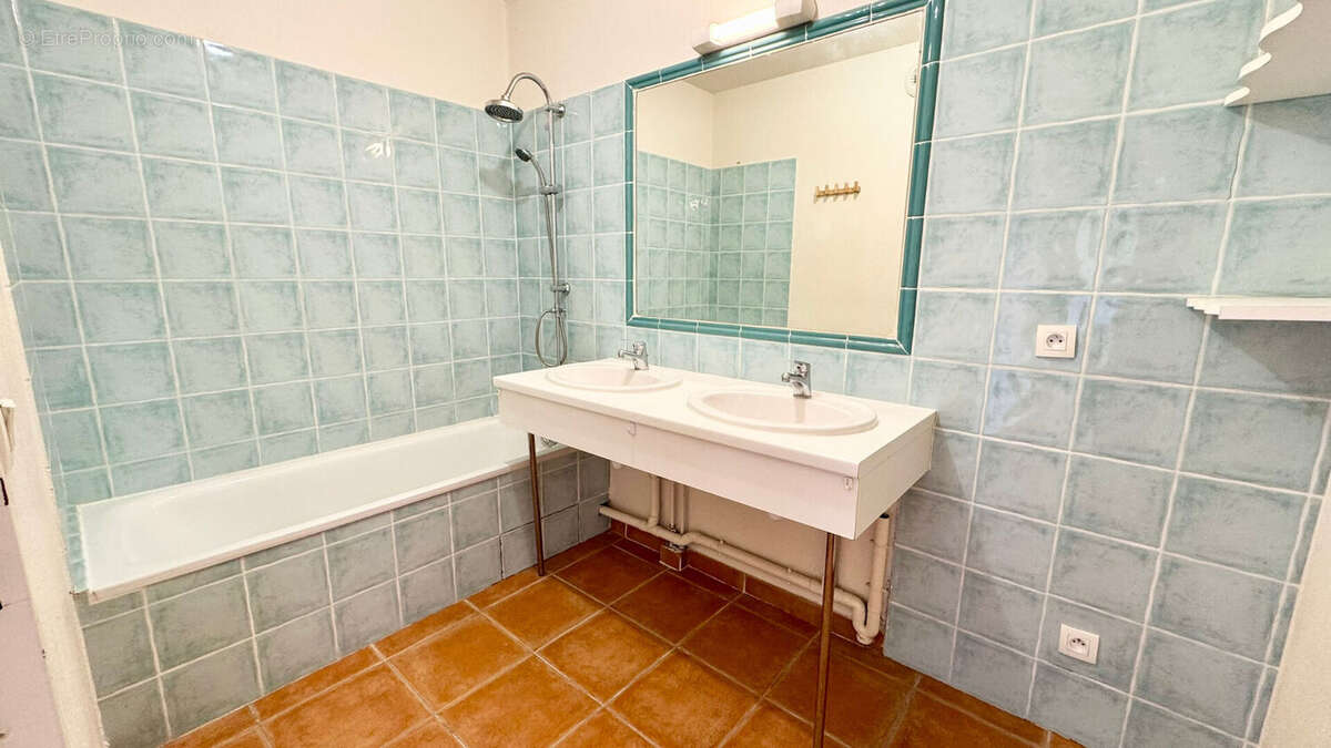 AIX LA DURANNE - Appartement 3 pièces70 m² - photo 7