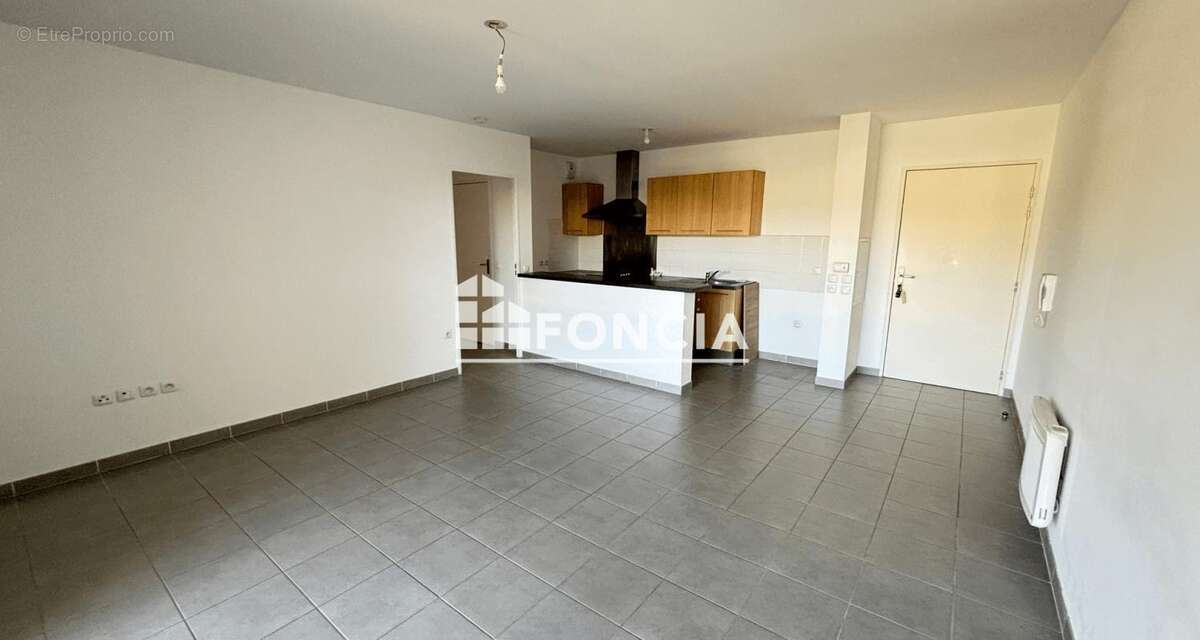 13240 Septèmes les Vallons Appartement de type 3 - photo 2