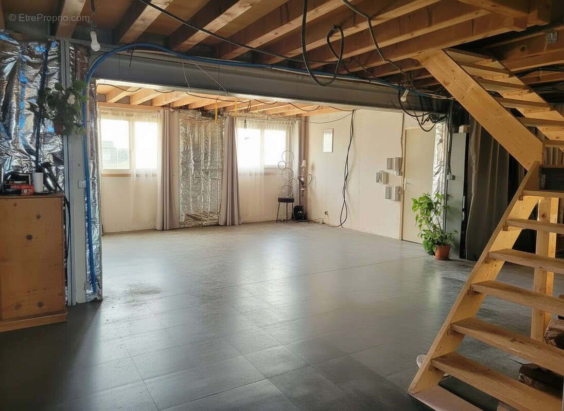 Maison à EVIRES