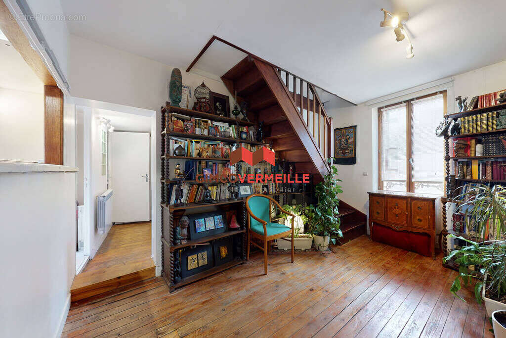 Maison à MAURECOURT