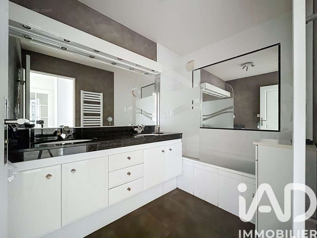 Photo 8 - Appartement à VILLEURBANNE