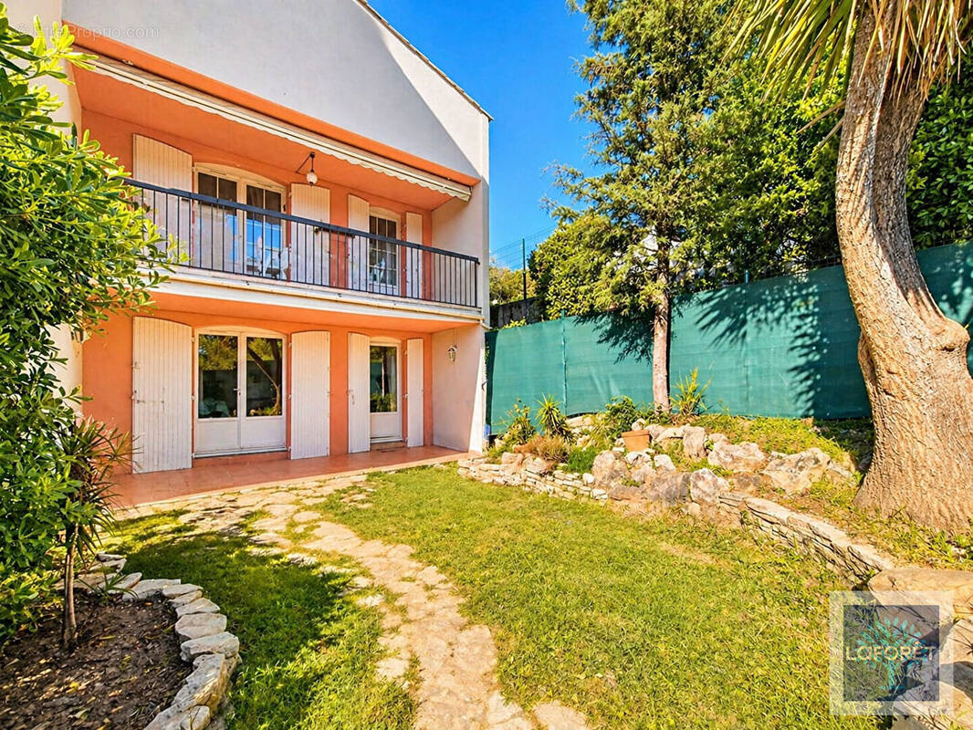 Appartement à VALLAURIS