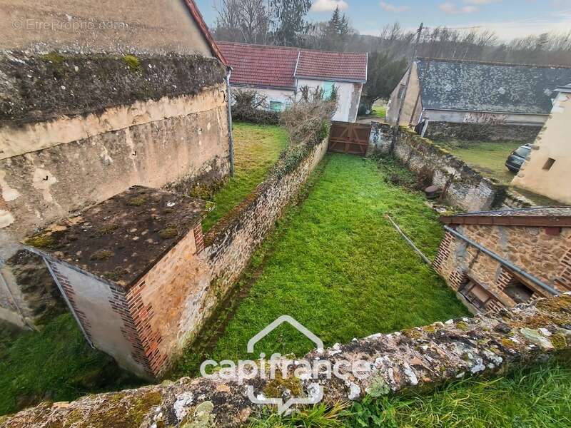 Dpt Sarthe (72), à vendre LA CHAPELLE GAUGAIN maison P8 de 208 m² - Terrain de 1300 m² - photo 2