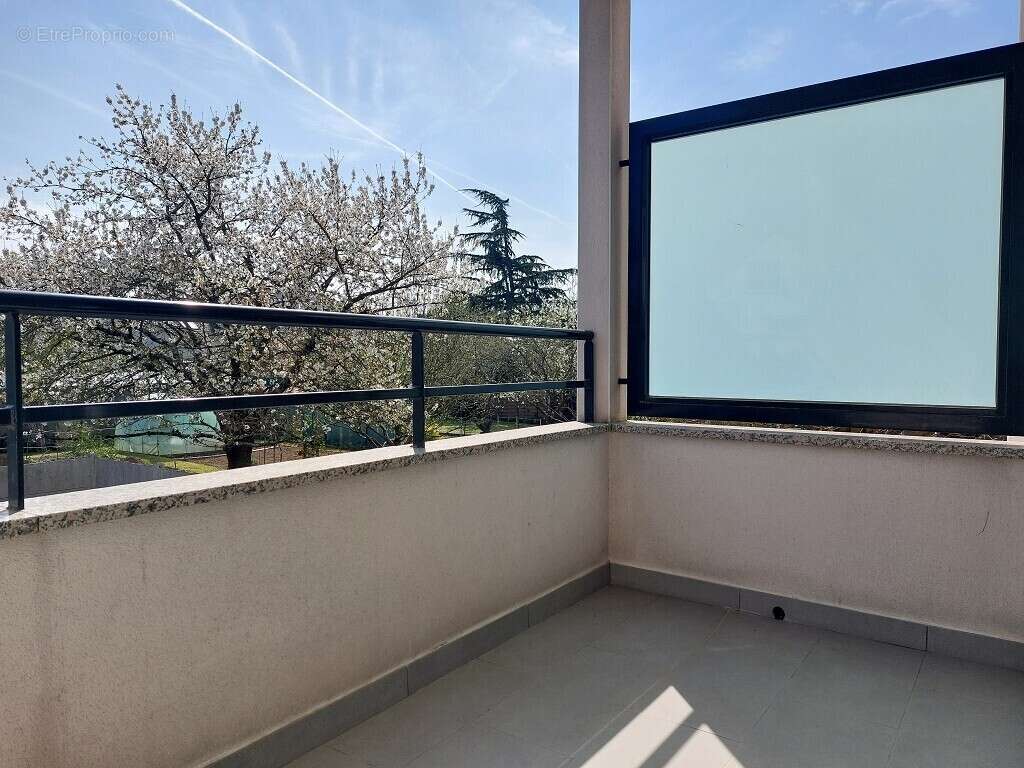 Appartement à QUINCY-SOUS-SENART