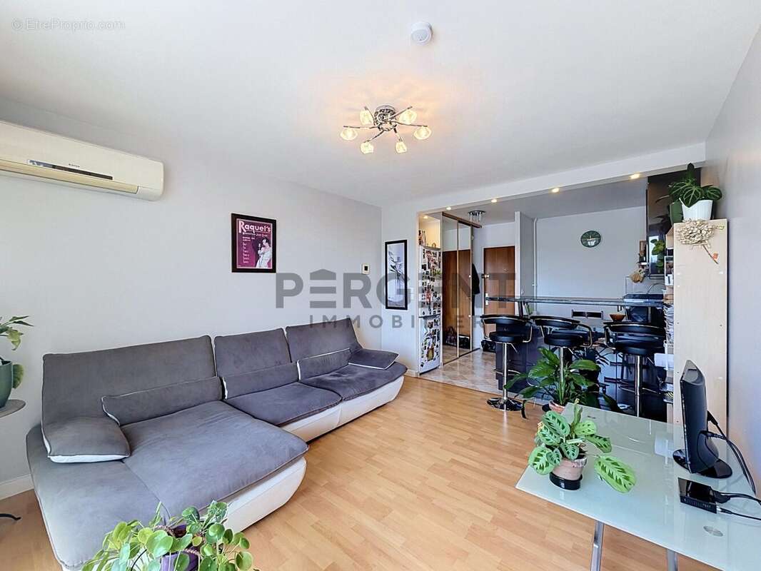 Appartement 44 m² à Reims  - photo 3