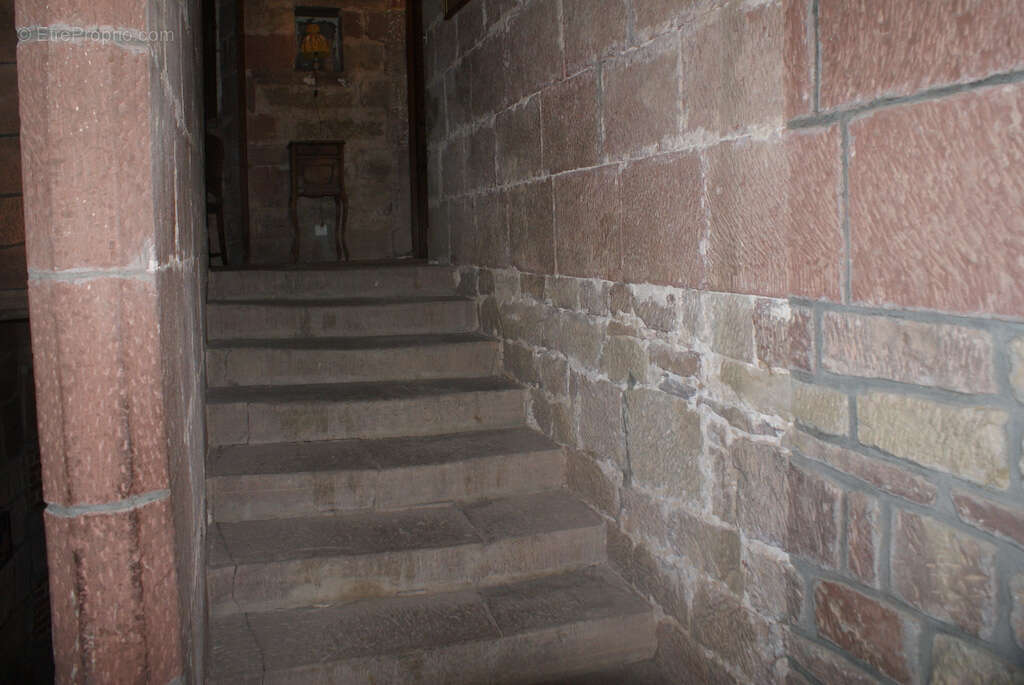 Maison à COLLONGES-LA-ROUGE