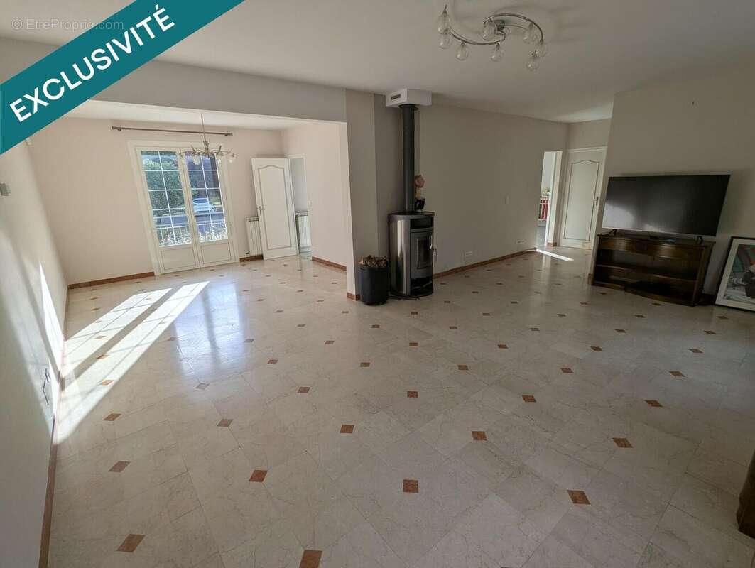 Maison 180 m² à Saint-Eloy-De-Gy  - photo 4