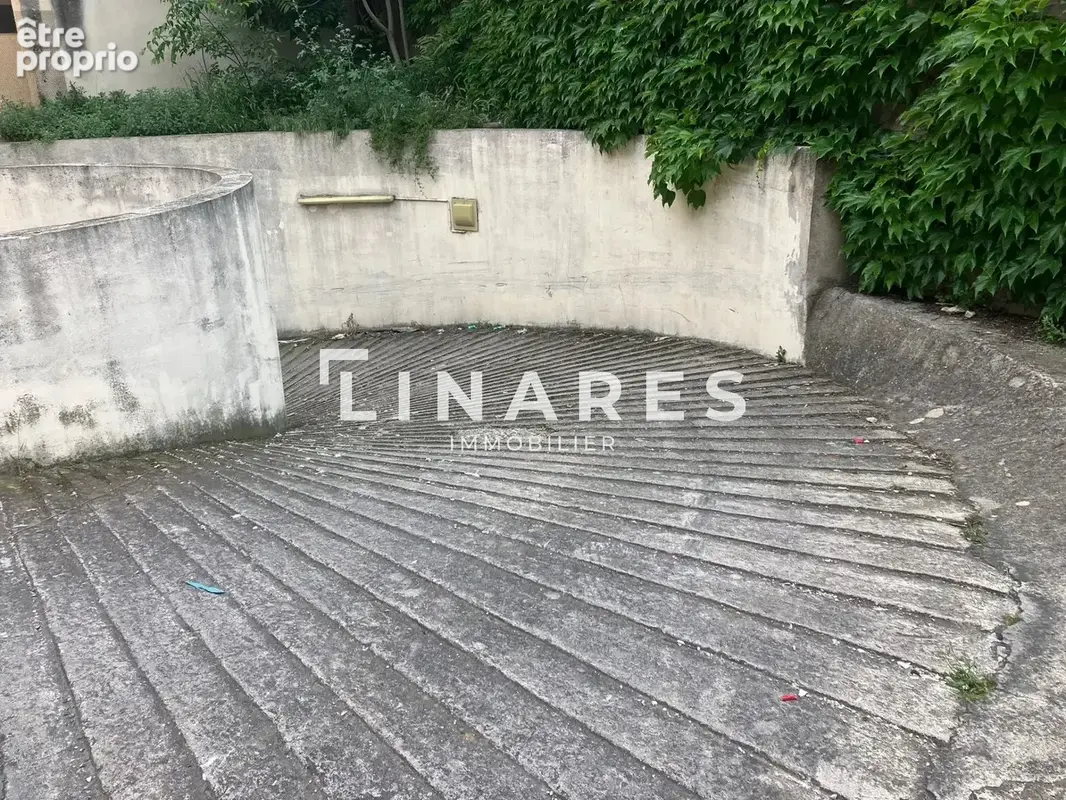 Parking à MARSEILLE-10E