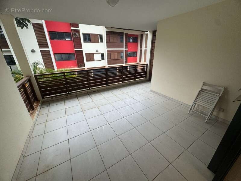 Appartement à REMIRE-MONTJOLY