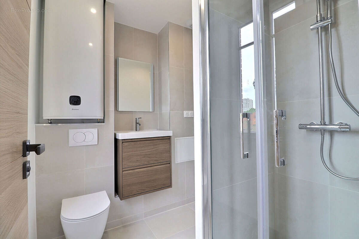Appartement à LES LILAS