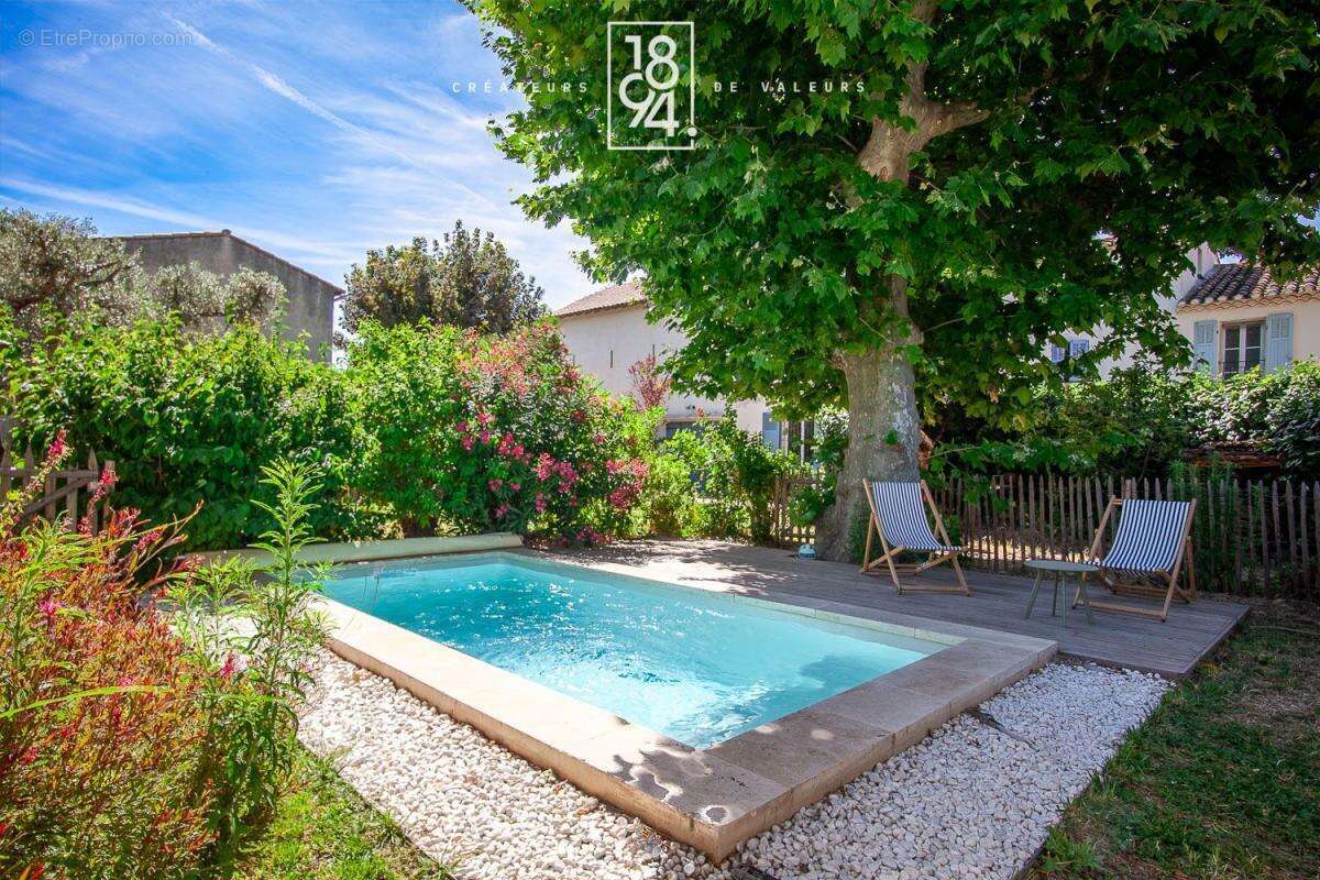 Maison T4 à vendre Saint-Victoret Pas des Lanciers (13730)  130 m²  Dépendance I Piscine I Jardin - photo 2