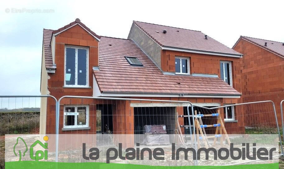 Maison à COLLEVILLE-MONTGOMERY