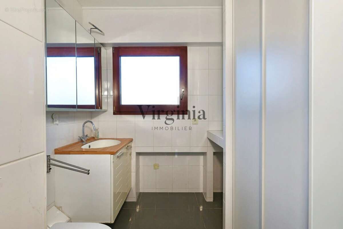 Appartement à CHARENTON-LE-PONT