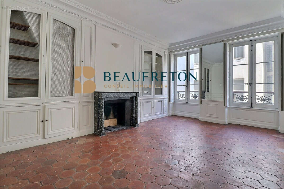 Appartement à PARIS-3E