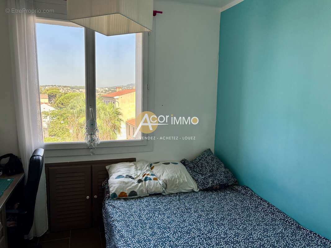 T4 72m2 entièrement rénové avec ascenseur   Résidence arborée   À deux pas de la gare de Toulon 242000 € - photo 8