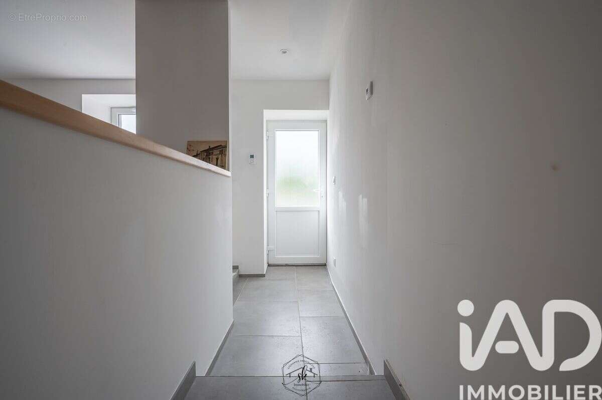 Maison 114 m² à Metzeresche  - photo 5
