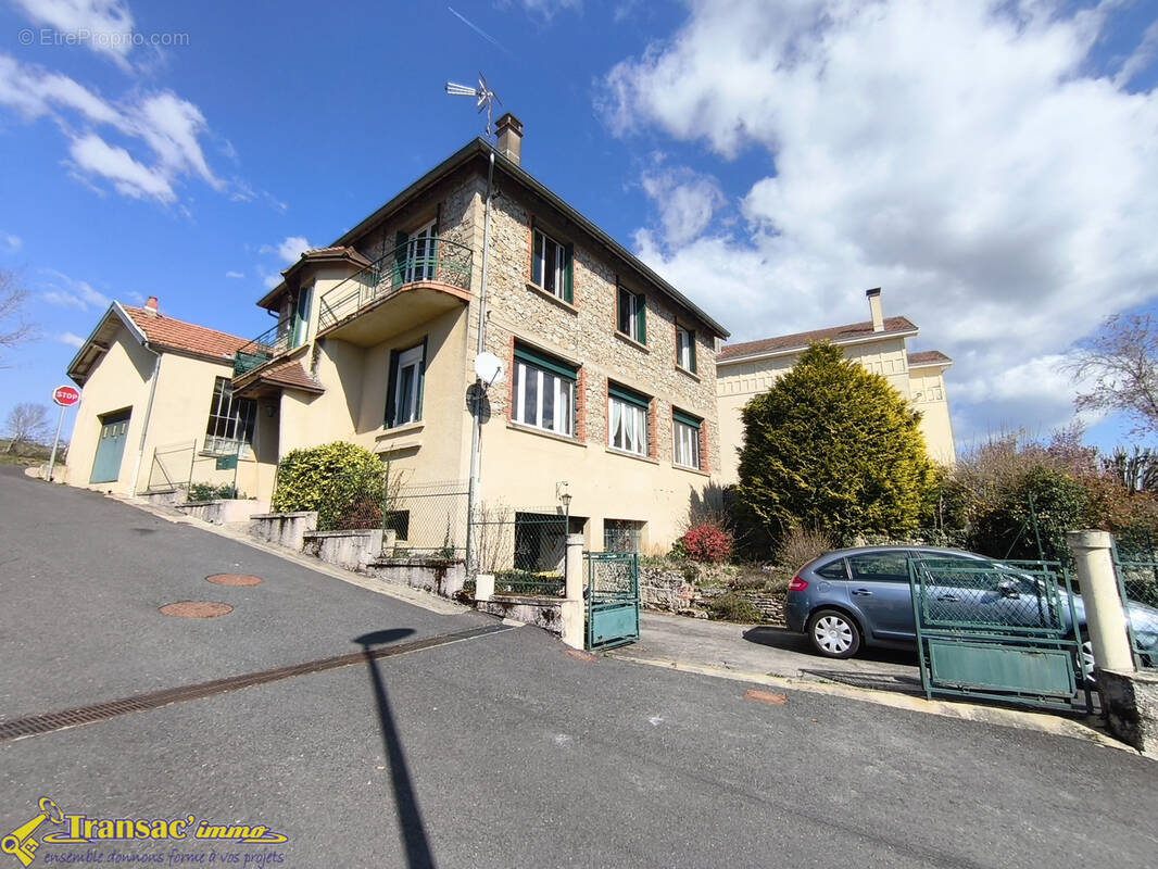 Maison à SAINT-REMY-SUR-DUROLLE