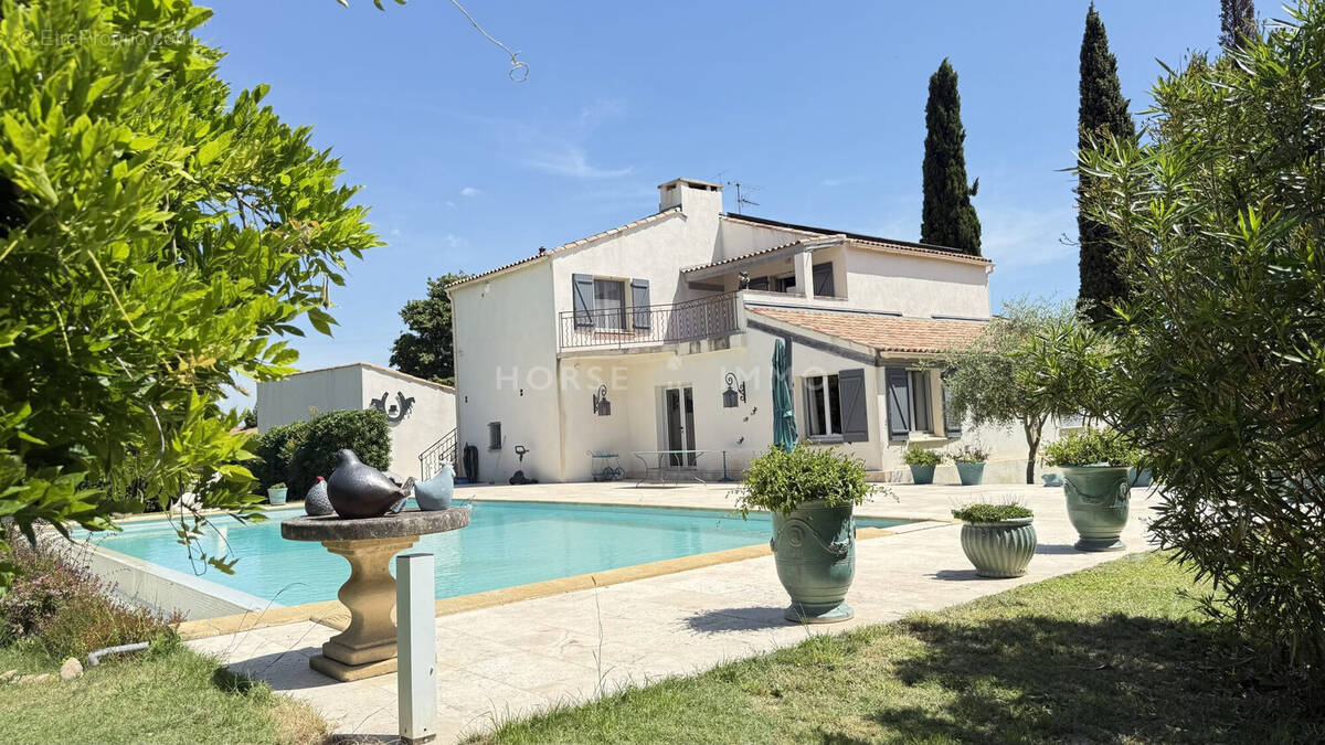 Maison à BELLEGARDE
