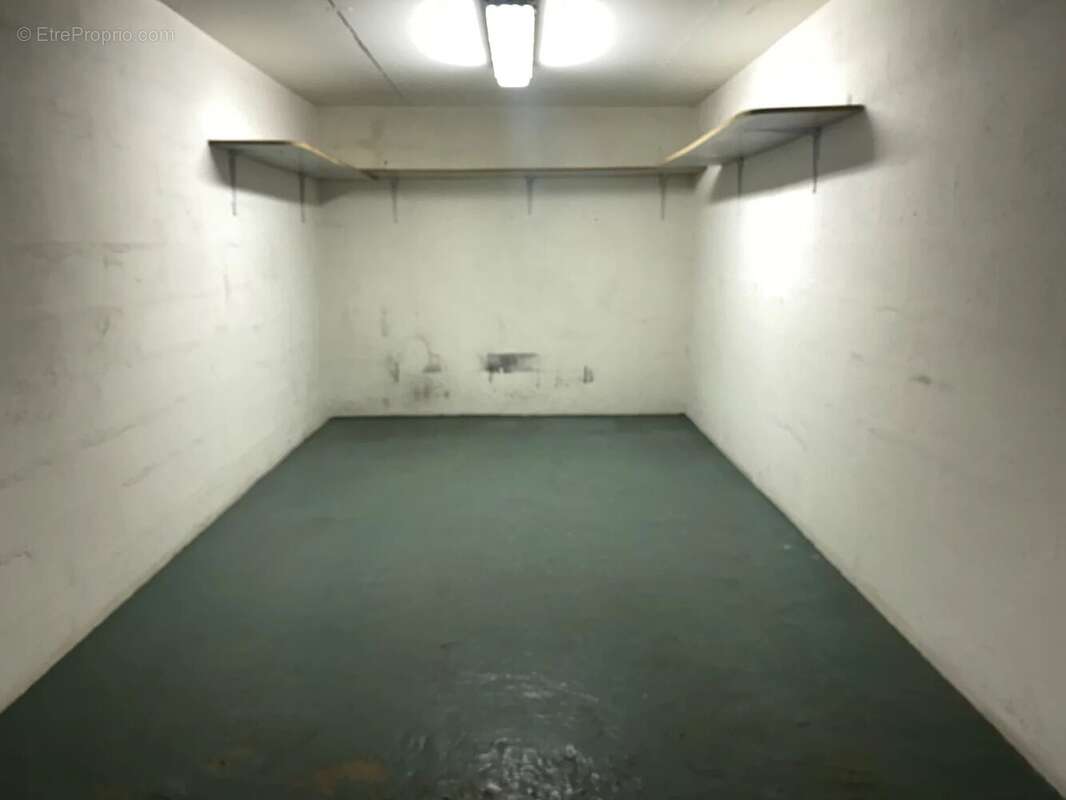 Parking à NEUILLY-SUR-SEINE