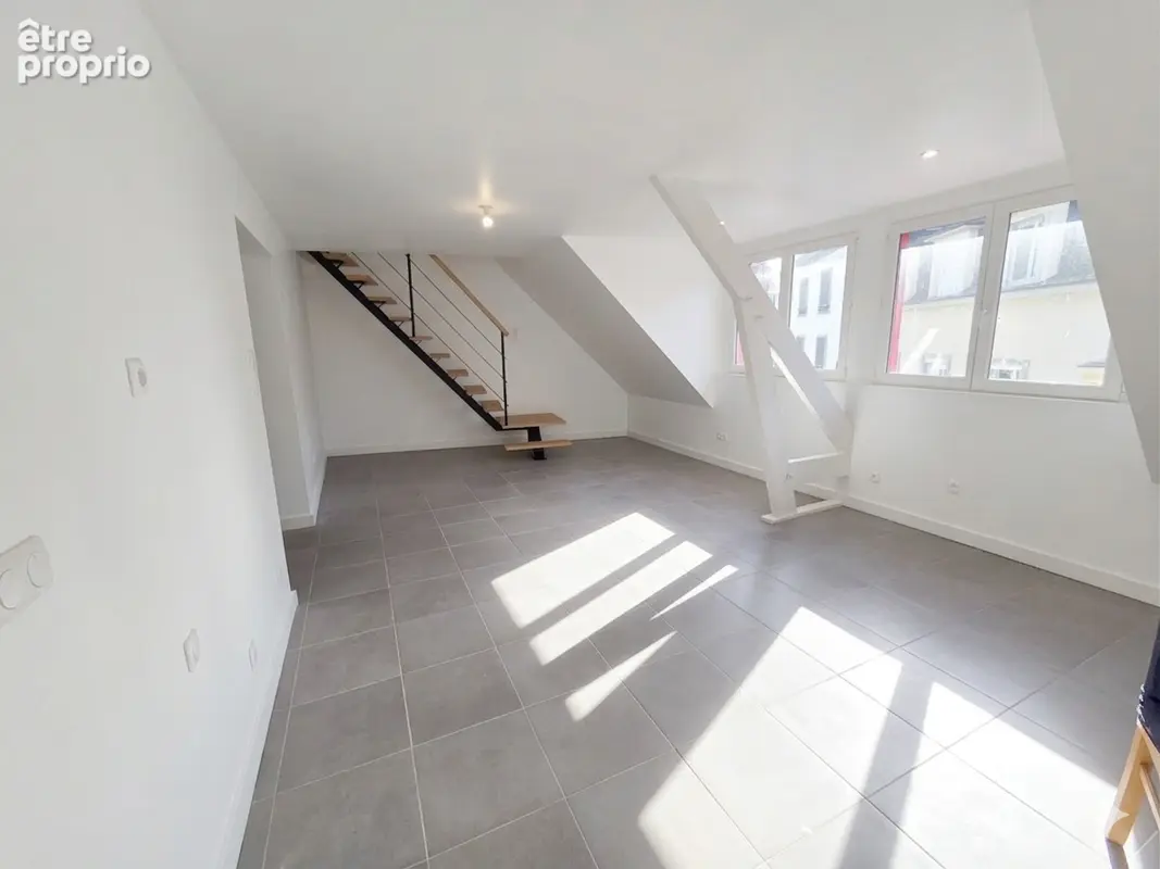 Appartement 3 pièces à vendre à Hennebont - Dernier étage, calme et lumineux - photo 2