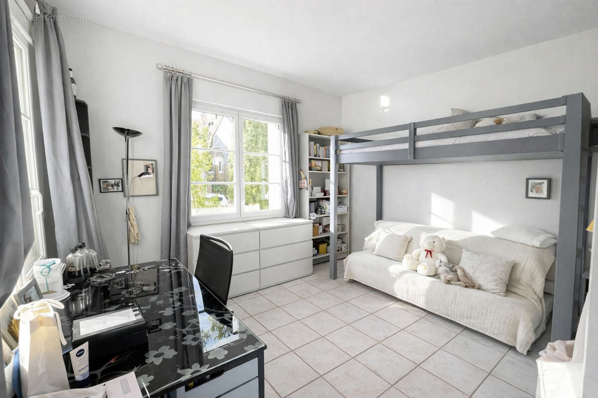 Maison Antony de 6 pièces d'environ 170 m² - photo 5