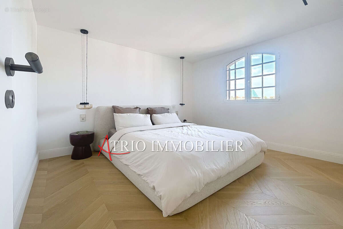 Appartement à SAINT-LAURENT-DU-VAR