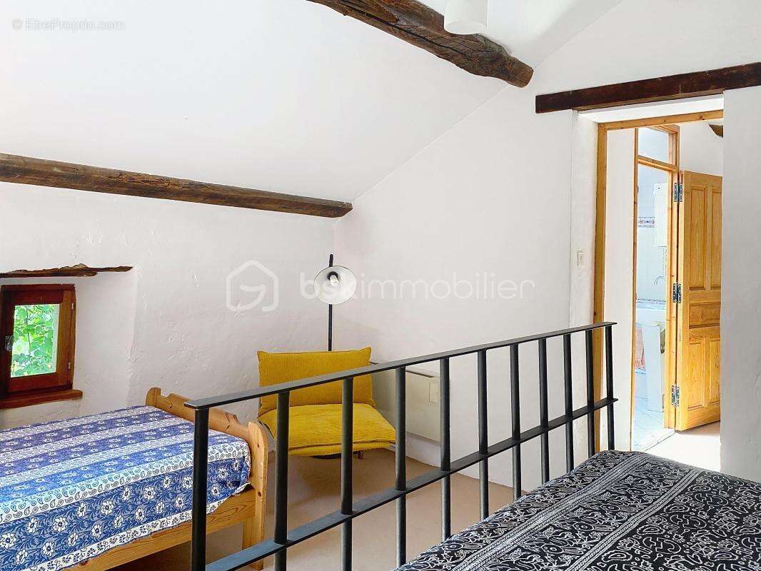 Maison à SAINT-JEAN-DU-BRUEL