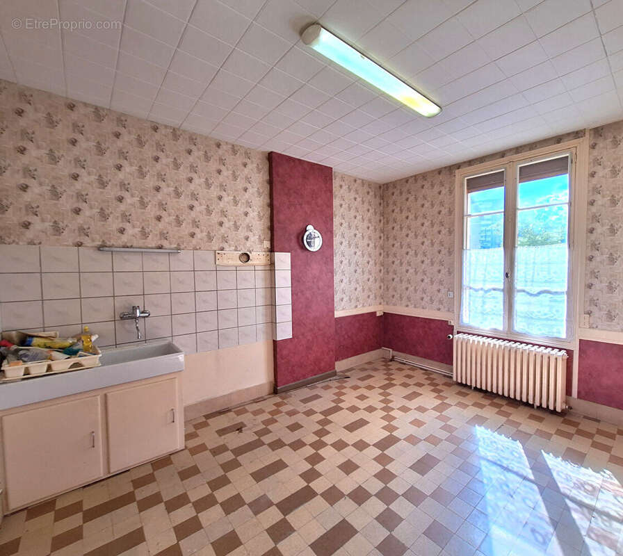 Maison à MONTLUCON