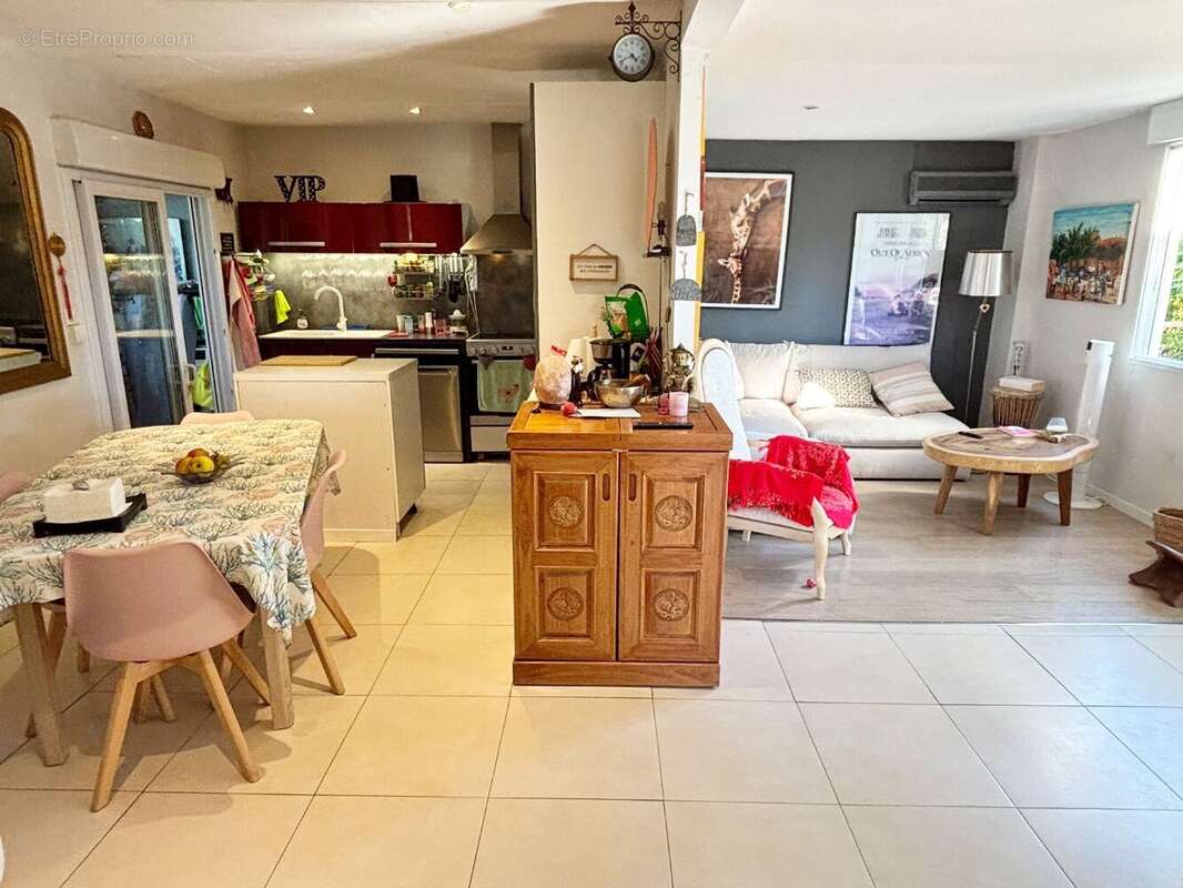 Maison à ROQUEBRUNE-SUR-ARGENS