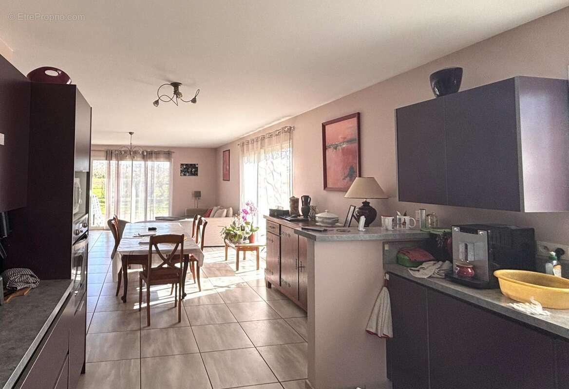 Maison 115 m² à La Cote-Saint-Andre  - photo 5