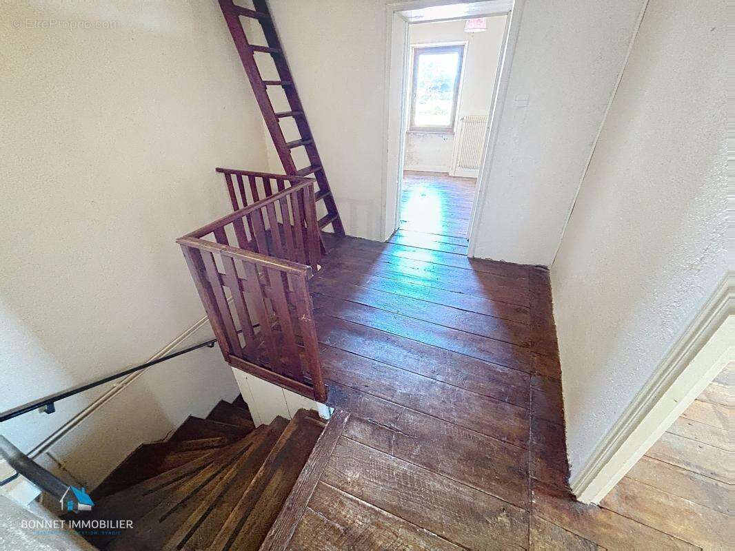 Maison de caractère avec dépendances et fort potentiel - photo 19