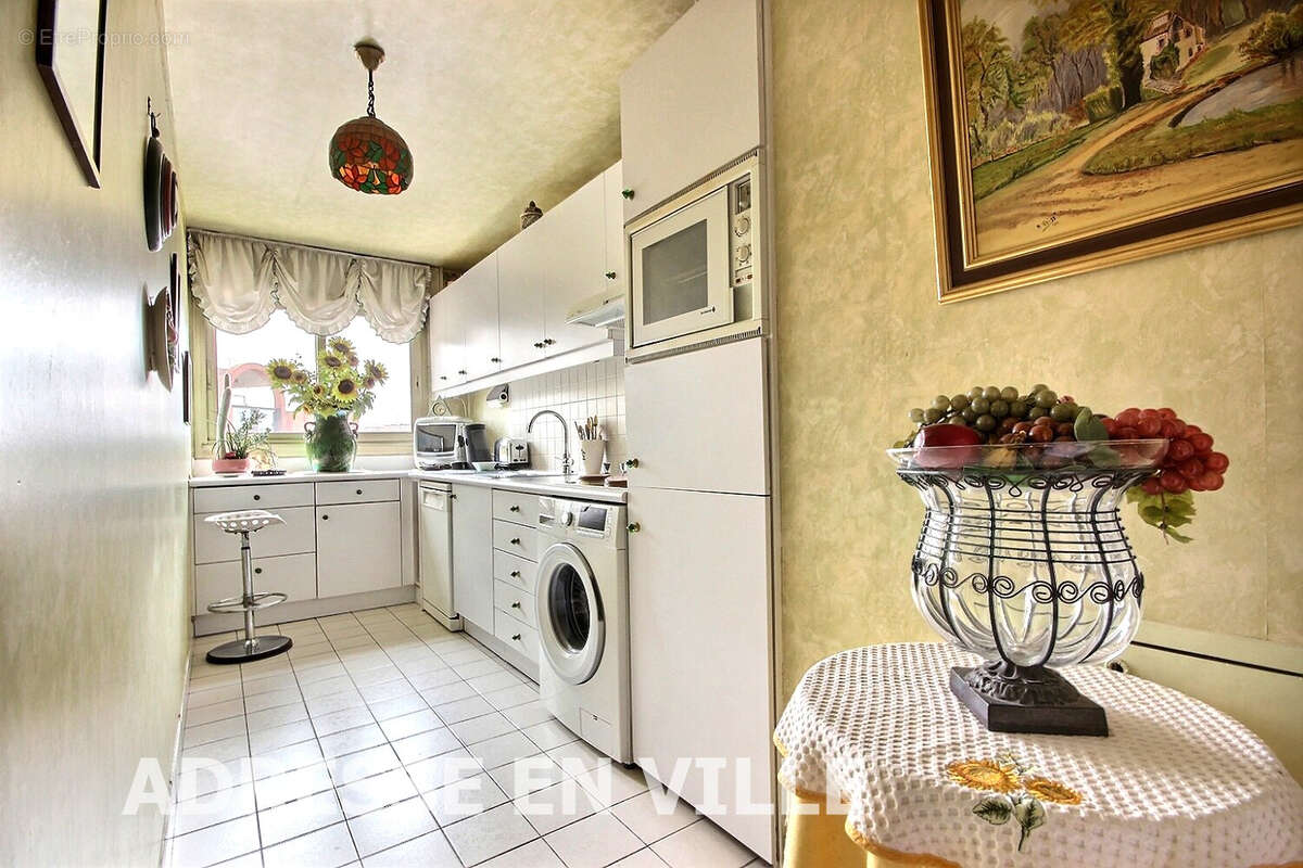 Appartement à LEVALLOIS-PERRET