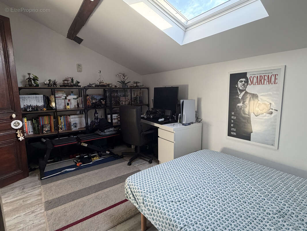 Maison familiale rénovée avec jardin - Le Chambon-Feugerolles - photo 17