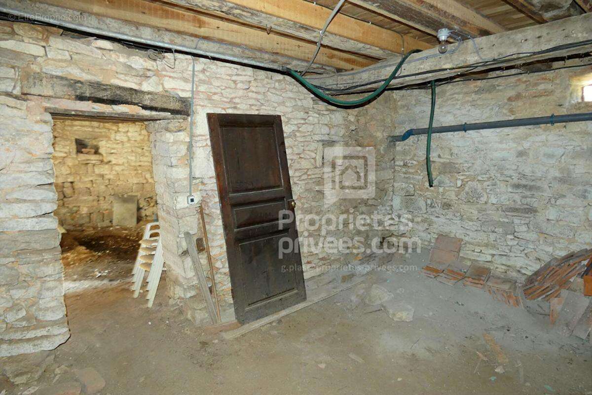 Maison ancienne à restaurer, fort potentiel + Jardin 2000 m² - photo 16